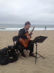 guitarist_on_beach